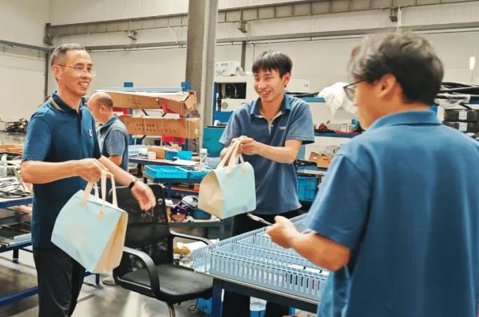 送清涼，傳真情 | 致敬高溫下的堅(jiān)守！